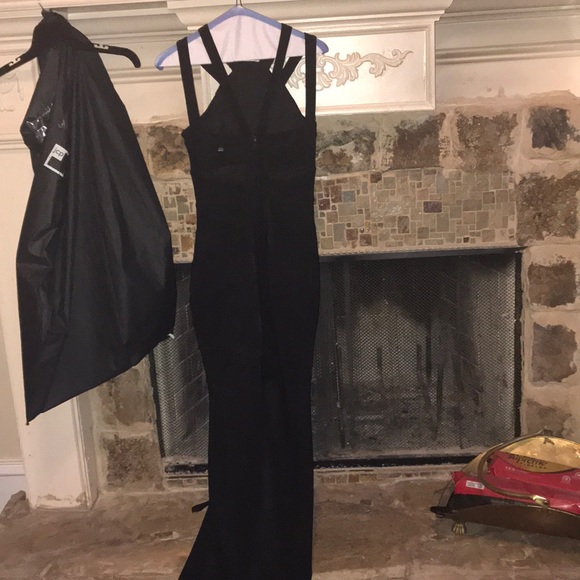 Black Macy’s prom dress - Picture 5 of 8